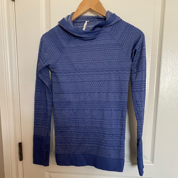 Lululemon hooded long sleeve 6 - Picture 1 of 4
